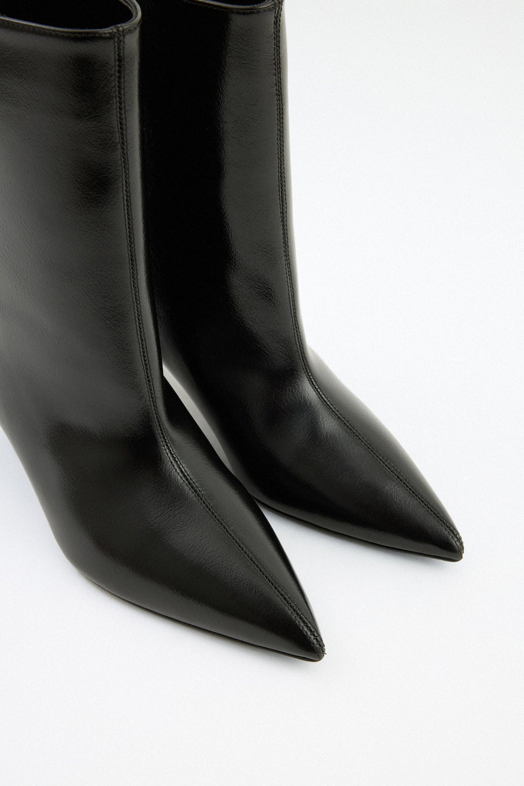 Aria Leather Ankle boots - Black